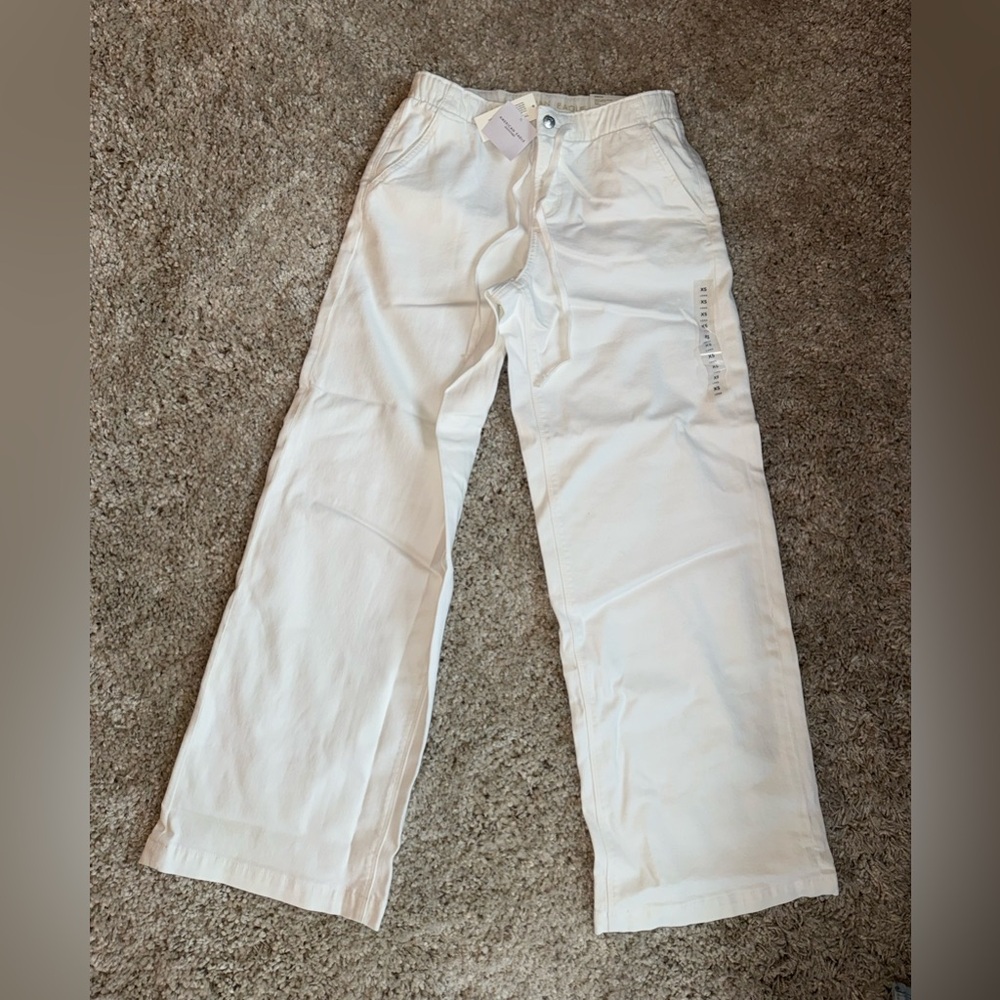 American Eagle Outfitters White Pants with Gold Accent